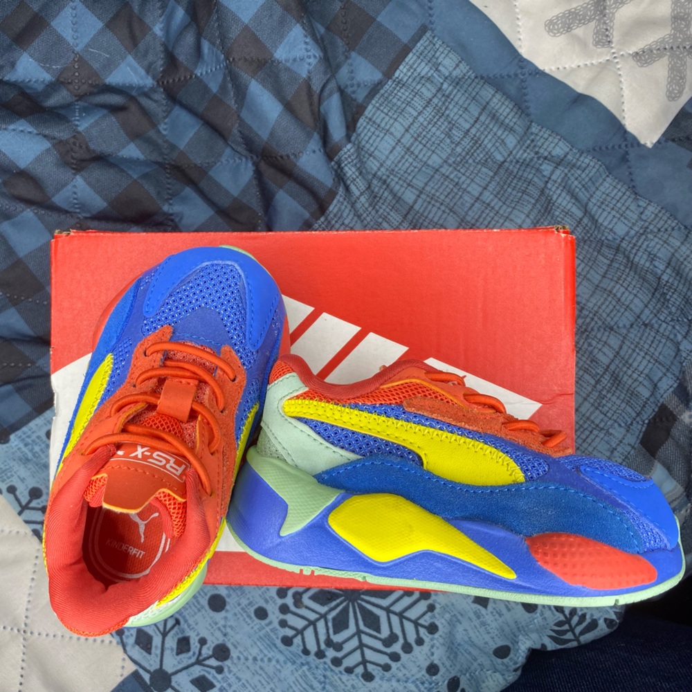Baby puma sneaker size 4